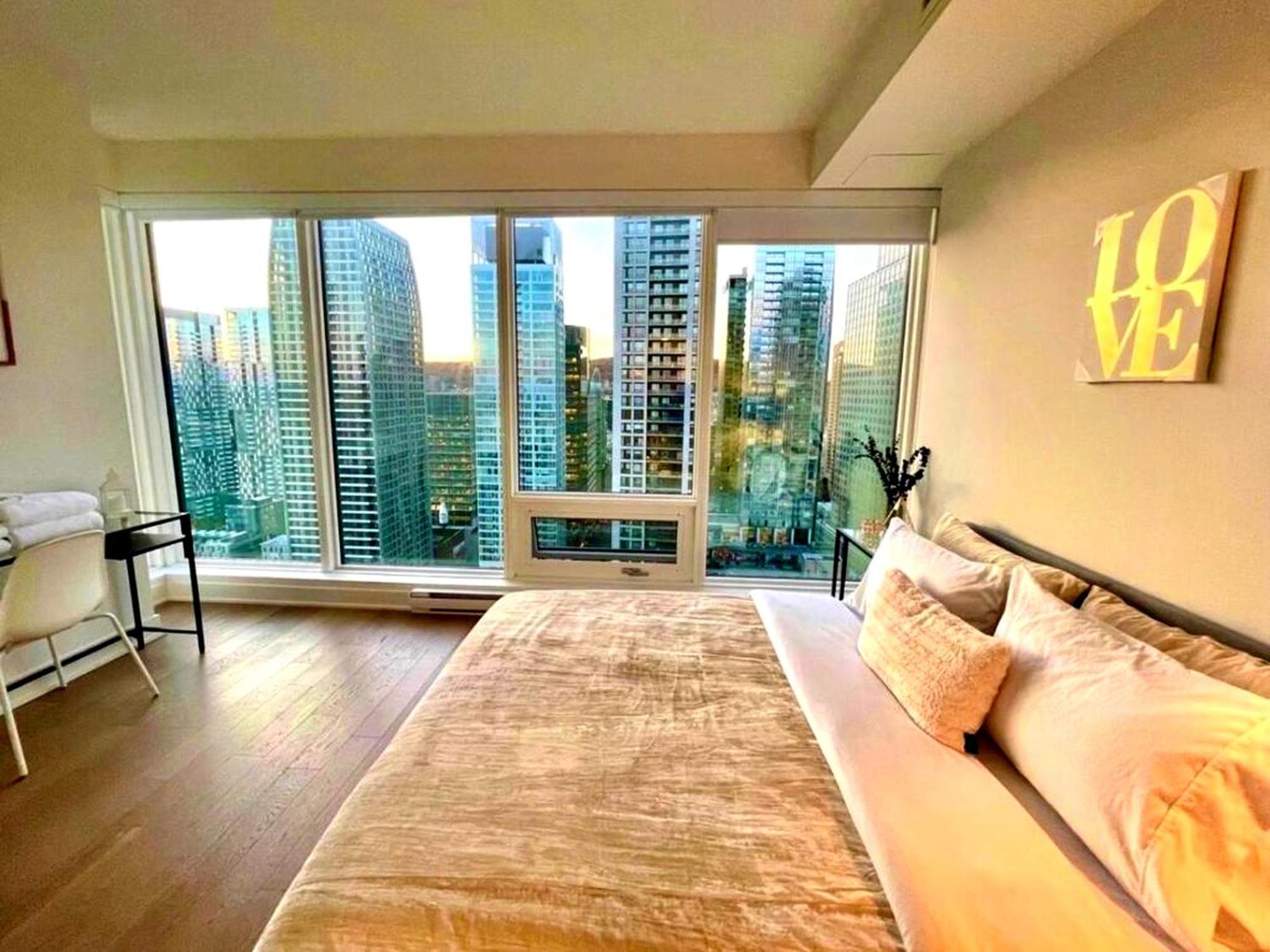 Spectacular Skyline Views - Downtown Montreal - Luxury Condo & Penthouse Екстер'єр фото